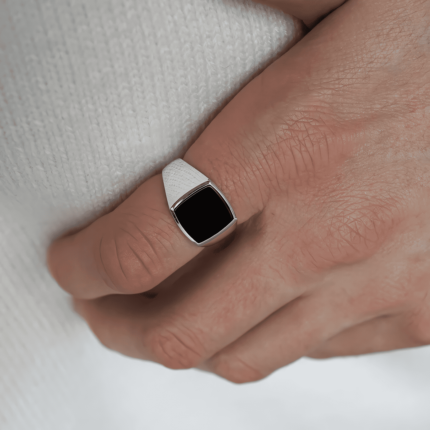 SIGNET RING WITH BLACK STONE - STERLING SILVER 925