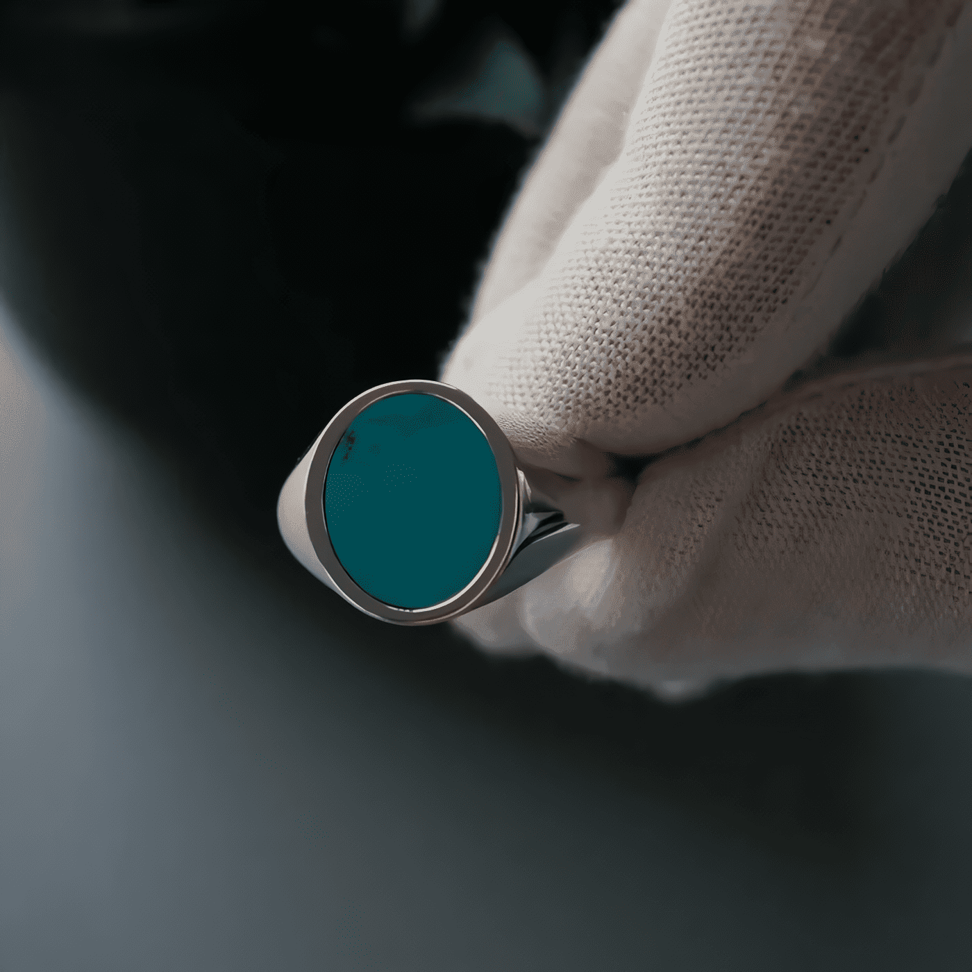 Oval Silver Turquoise Ring - Image 5