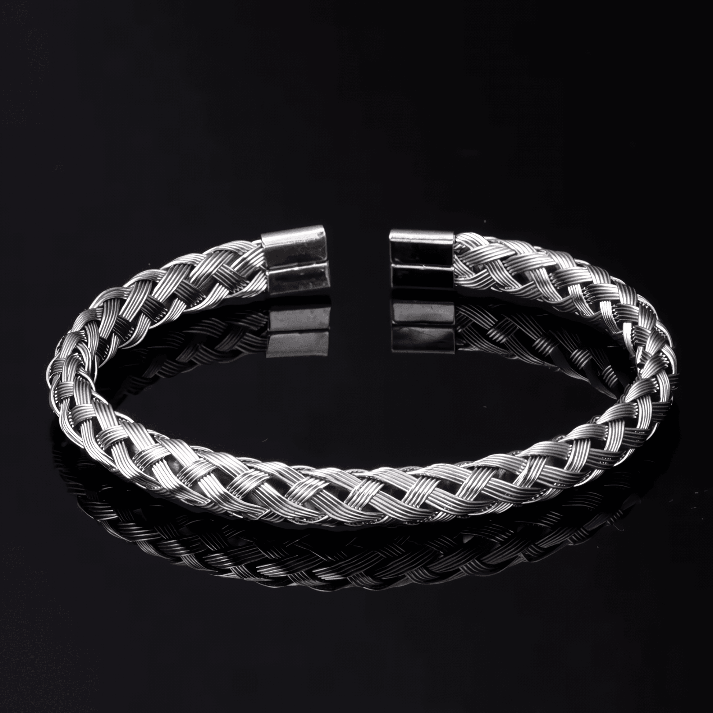 MEN STAINLESS STEEL BANGLE